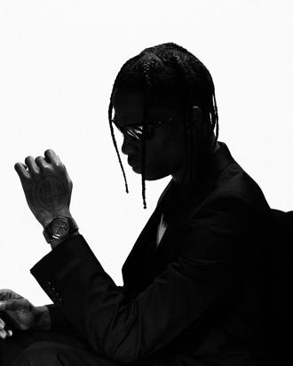 爱彼表携手嘻哈歌手Travis Scott  联名表昵称「爱彼巧克力」