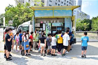中市「愛水ㄅㄨㄅㄨ車」來了！駛進這3地吸小朋友圍觀