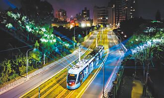 新北捷光影列車秀 移師安坑輕軌