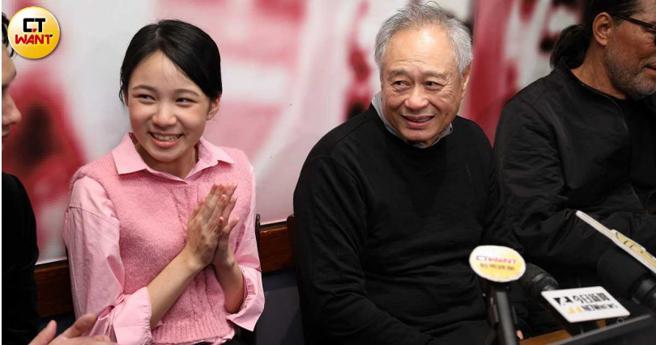 李安（右）希望林品彤未來要更專注在學業上。（圖／許方正攝）