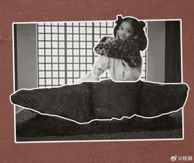 杨幂小时候样貌甜美、可爱。（图／微博@杨幂）