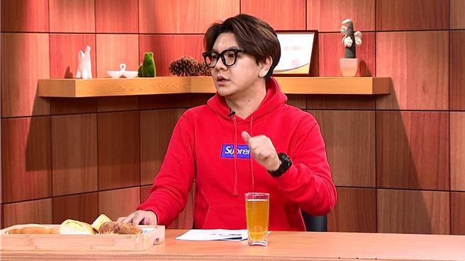 曾治豪昔日靠飲酒舒壓。（年代提供）