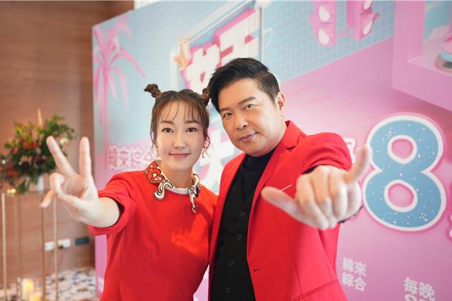 曾国城（右）、巴钰出席餐叙。（纬来提供）