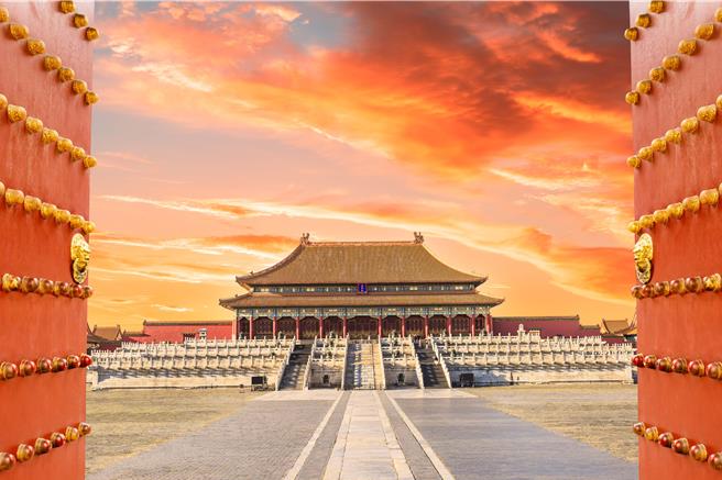 中國外交部領事保護中心指出，赴大陸簽證費將從12月11日至明年底，改按現行75％收取。（shutterstock）