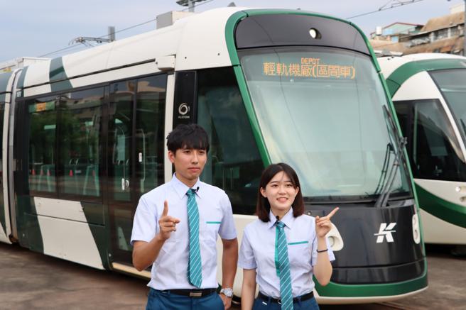 當車輛行經輕軌軌道時，要記住安全三步驟「停、等、過」，確保行車安全。（圖片來源：高雄市政府提供）