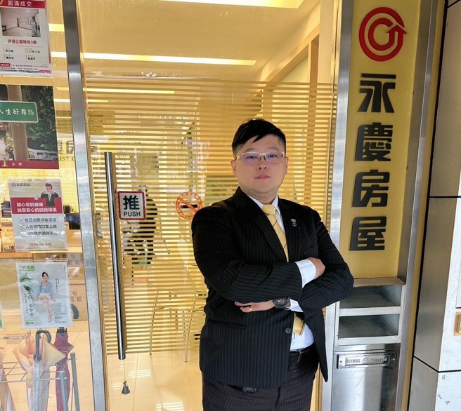 永庆房屋林圣棋经纪人建议，消费者买卖屋时也要货比三家，选择诚实的房仲为自己服务，才能避免遭到坑骗。(图/永庆房提供)