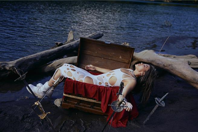 蔡詩芸時隔2年推出新專輯《Spiral》。（人見人愛娛樂提供）