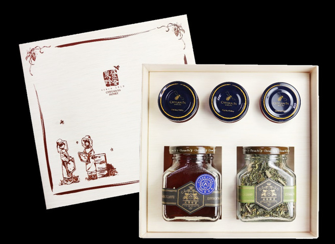 泉发蜂蜜为庆祝双12，回馈消费者，晚安曲花草酱蜂蜜礼盒祭出8折优惠价。（图／泉发蜂蜜提供）

