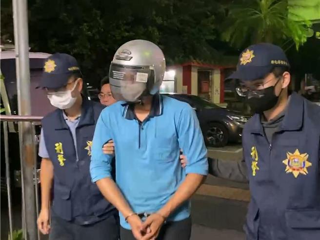 彰化溪州乡赖姓男子伙同其小弟张姓男子犯下情杀命案，8日晚间张男被移送彰化地检署复讯。（孙英哲摄）