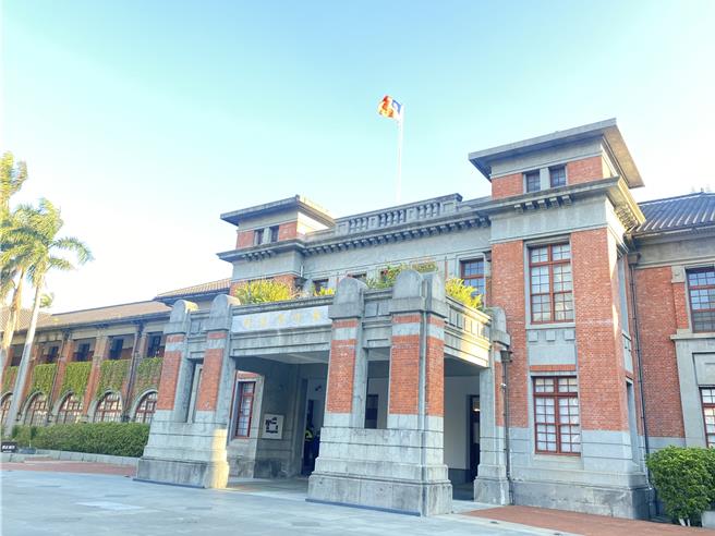 新竹市税务局将1名欠地价税30年的行踪不明女地主声请死亡宣告，并启动拍卖程序，日前成功将土地拍卖成功追回欠税，还连同土地增值税为市库进帐400万元。（陈育贤摄）