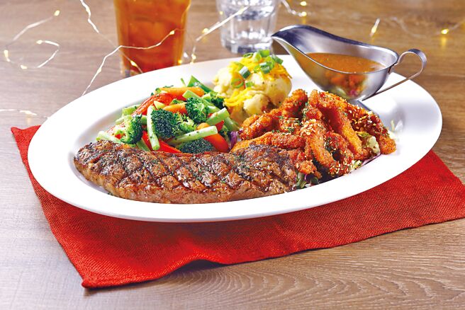 统一时代百货的TGI Fridays信义店独家贩售「跨年烟火派对套餐」，2200元。（统一时代百货提供）