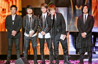 举报五月天陆博主开呛阿信！喊话PK唱功「不至于望尘莫及」