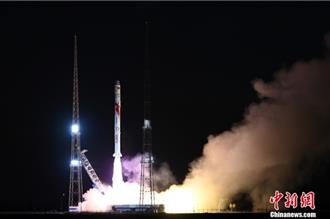 陸成功發射一箭三星 朱雀二號火箭首次實現商業化交付