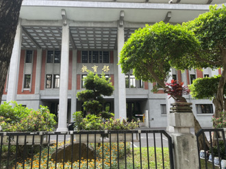 刪古文後遺症 身心科醫曝：年輕學子不知為何而讀書