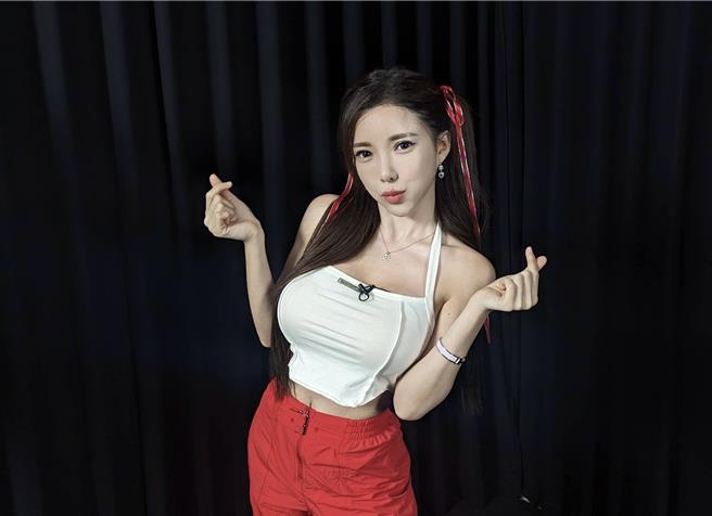 蓝星蕾是马来西亚人，常会在世界各地表演。（Up直播提供）