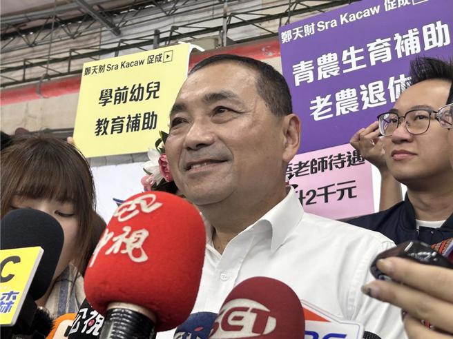 国民党总统参选人侯友宜批民进党能源政策完全失败，以肺发电，伤害人民健康。（陈薏云摄）