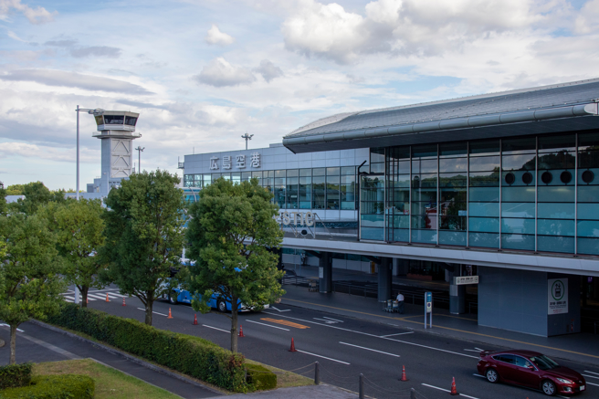 日本一犯嫌涉将市价约3200万日圆金块铸成高尔夫球杆的杆头，并涂成银色意图闯关广岛机场，但仍被海关人员识破。（示意图／Shutterstock）