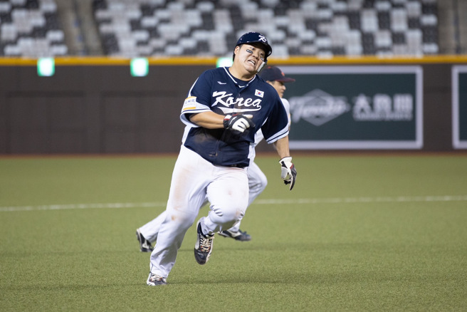 金凡锡挥出大巨蛋歷史第一轰。（中华棒协提供）