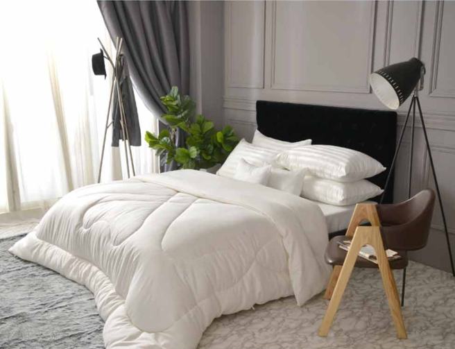 乐天市场义大利La Belle天丝羊毛发热冬被，原价8990元，特价999元。（乐天市场提供／古明弘台北传真）