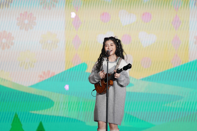Gail担任新北耶诞城巨星演唱会的暖场嘉宾。 （TVBS提供）