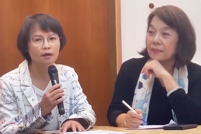 北一女国文老师区桂芝(左)日前不满多篇经典古文遭教材移除，痛批108课纲无耻，影片曝光引发热议。(图／影片截图)