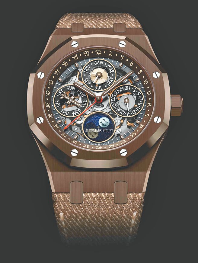 愛彼表與饒舌歌手Travis Scott的個人品牌「Cactus Jack」合作推出Royal Oak皇家橡樹系列鏤空萬年曆聯名表。（Audemars Piguet提供）