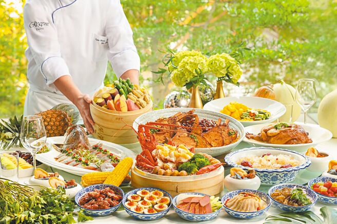 台北晶华酒店以永续发展目标为发想，精心规划10道佳肴，尾牙每桌10位2万5800元起。（晶华国际酒店集团提供）饮酒过量 有害健康