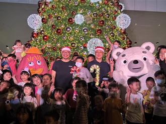 卫武营圣诞马戏嘉年华 华友联共同点灯