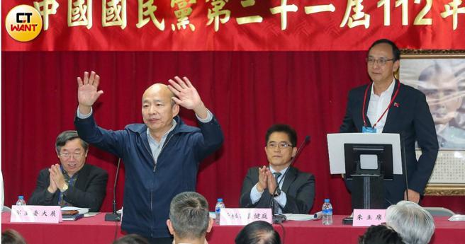 国民党将前高雄市长韩国瑜列为不分区立委第一位，民眾党则表态明年新国会将支持韩担任立法院长。（图／黄耀徵摄）