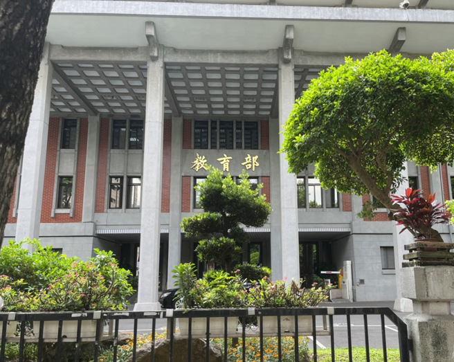 108课纲删古文话题近期备受热议。（示意图，中时资料照）