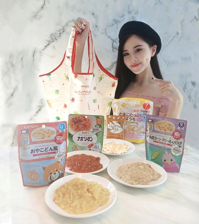 网红Becca贝卡参加2023臺北网红节嘉年华时对kewpie幼儿食留下印象，推荐升格当爸妈的朋友，还开团方便粉丝购买。（图／取自Becca贝卡IG）