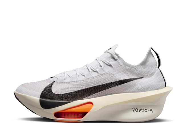 全新Nike Alphafly 3跑鞋号称是Nike有史以来最轻盈、内部测试纪录上检测次数最多的跑鞋。（Nike提供／朱世凯台北传真）