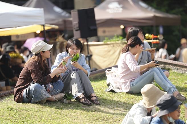 台东慢食节移师至华山文创园区，活动中不使用任何一次性餐具。（台东县政府提供／蔡旻妤台东传真）