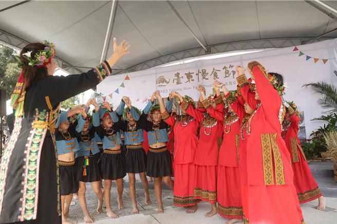 台东慢食节移师至华山文创园区，活动中不使用任何一次性餐具。（台东县政府提供／蔡旻妤台东传真）