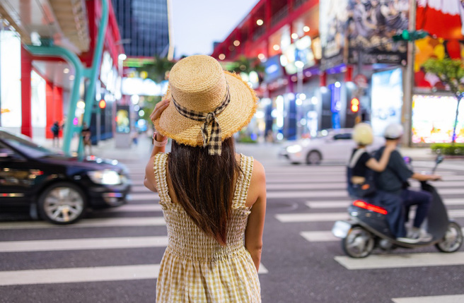 大陸網紅日前因拍攝影片被泰國當局約談。（示意圖非當事人／shutterstock）