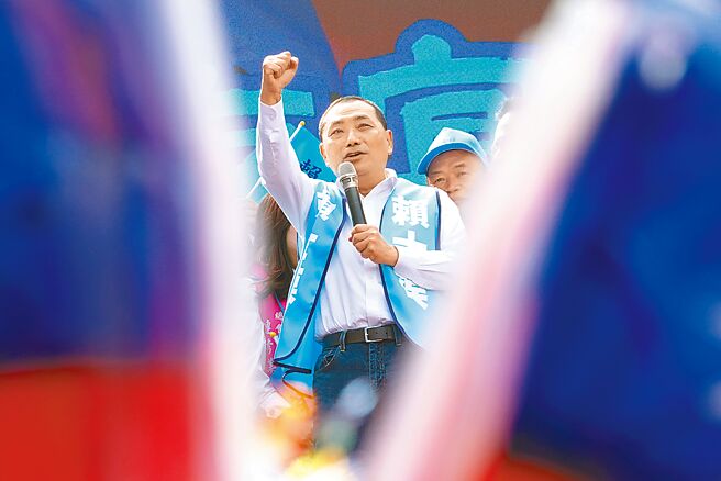 国民党总统参选人侯友宜9日痛批，民进党的能源政策是完全失败的政策，用「以肺发电」伤害人民健康。图为侯友宜9日出席赖士葆竞选总部成立大会。（姚志平摄）