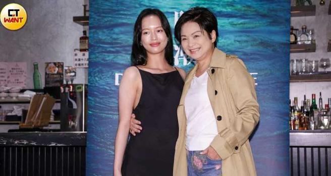 王渝屏在新作品《暗潮》與楊貴媚有許多對手戲。（圖／趙文彬攝）