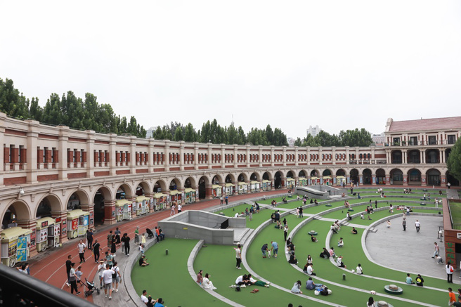 五大道文化旅游区拥有上世纪二三十年代建成的风貌建筑400余栋，其中近现代名人故居200多处，被誉为独具特色的「万国建筑博物馆」。（图／朱明甫摄）