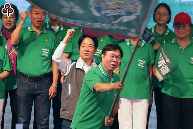 民進黨台北市黨部主委張茂楠（中右）預估，北市8席可上5席以上，有信心8席全上。（本報資料照片）