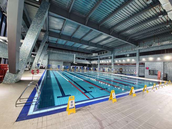 新店运动中心加码推青春动滋卡优惠。（新北市政府体育处提供）