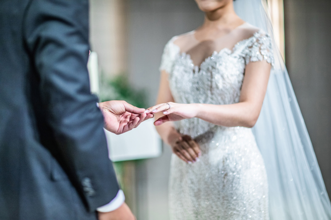 韩国国内结婚5年以下的新婚夫妇数年减7万对至103万对，其中第一次结婚夫妇无子女者占比达46%创新高。（示意图／shutterstock）
