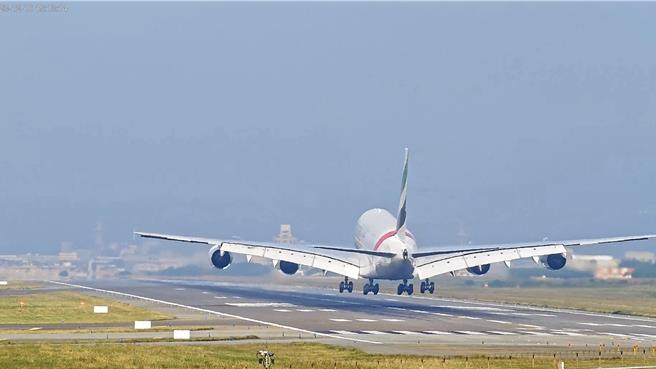 全國第一支機場觀光即時影像，吸睛宣傳效果顯著，正面評價高達9成。(觀旅局提供／蔡依珍桃園傳真)