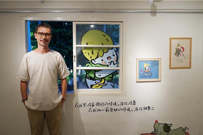 知名疗癒系作家阿飞携手插画家阿蕉，本月17日下午2时在新北市空军三重一村岁月书屋举办粉丝见面会。图为作家阿飞。（新北市文化局提供）