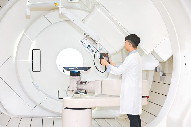 台灣在國際醫療具有優勢，長庚醫院的質子治療是受國際病人歡迎的項目。圖為高雄長庚醫院質子治療室。（高雄長庚醫院提供）