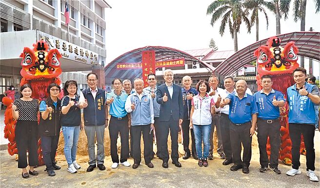 苗栗县政府与造桥乡公所获得中央补助，斥资1.6亿元拆除公所办公厅舍原地重建，相关硬体设施预计2024年7月竣工，图为2022年动土仪式画面。（本报资料照片／李京升苗栗传真）