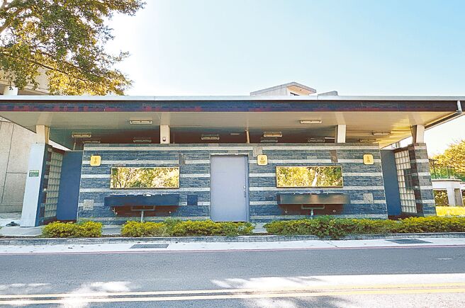 新竹市青草湖风景区公厕近日荣获环境部2023年观光游憩类特色公厕特优殊荣。（新竹市政府提供／陈育贤新竹传真）