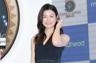 陳妍希罕穿低胸裝大露長輩 短髮造型判若兩人網驚呆