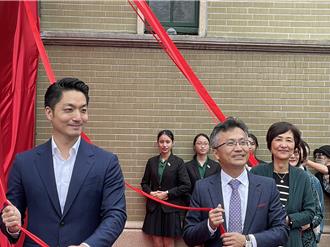 北一女光復樓修復完畢 蔣萬安親揭牌、切蛋糕祝賀