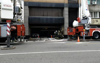 北市環保分隊B1起火 吃飯工具全部燒光光