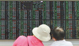 營收創高 大立光、鈊象權證強